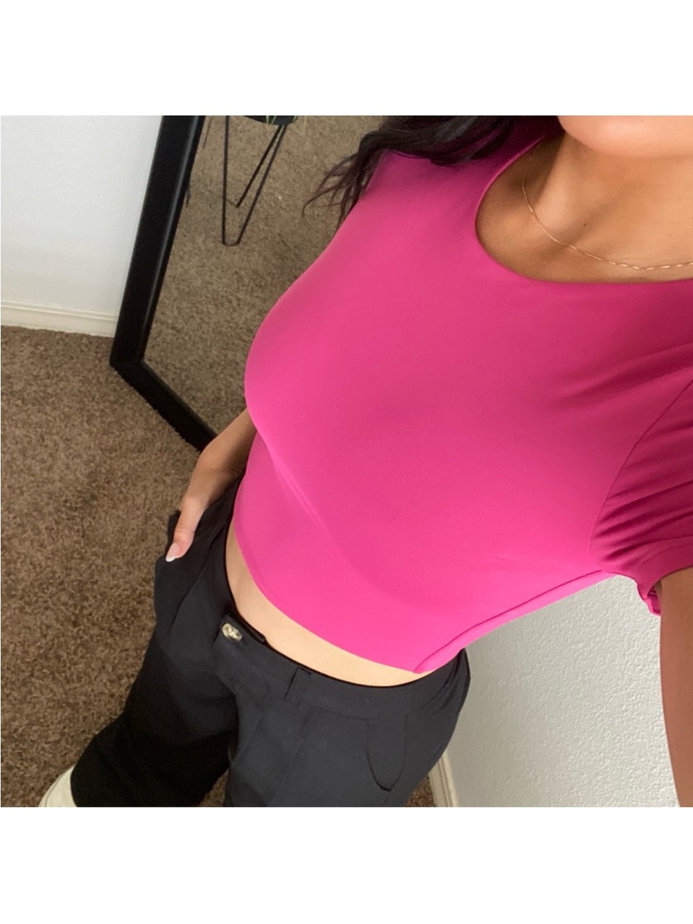 Babaton Aritzia Original Contour Crew Cropped Ribcage T Shirt Magenta Pink NWT